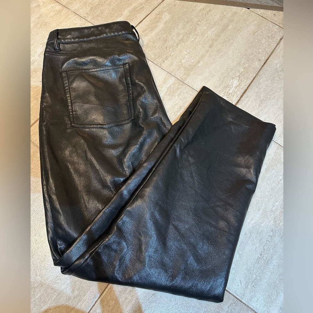 Wilfred Aritzia Black Faux Vegan Leather Pants Trousers Straight Leg Size16